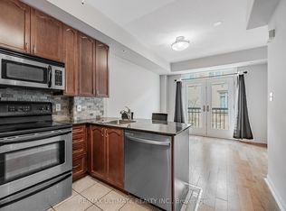 68 Carr St #TOWNHOUSE 21, Toronto, ON M5T 1B7