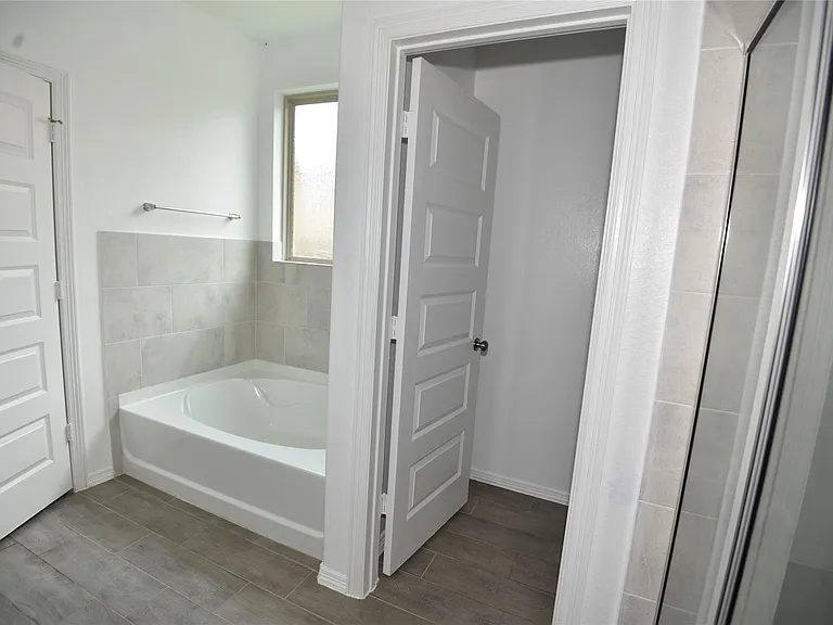 23006 Forebear Dr — Photo 11