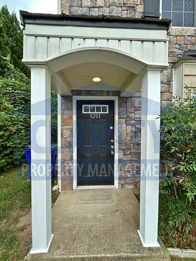 Beautiful two-bedroom townhome! — Photo 4