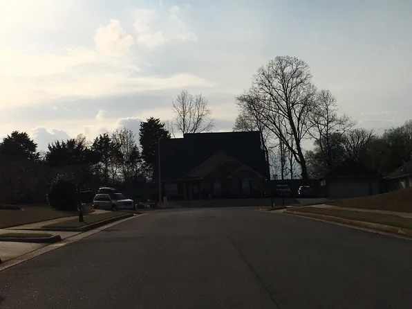 13077 Summerfield Dr, Athens, AL 35613