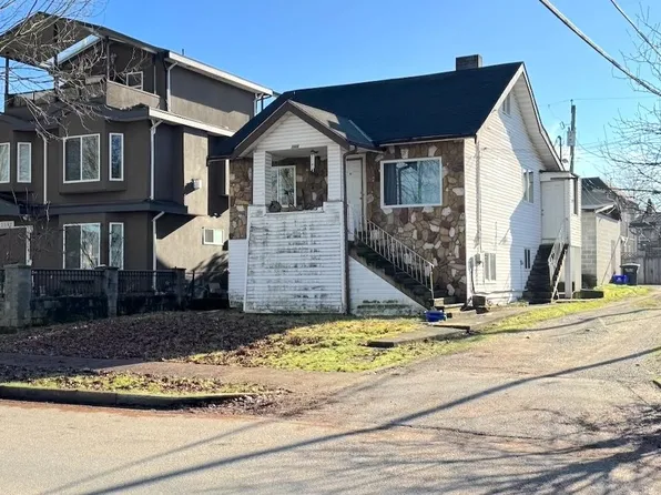 3006 E 25th Ave, Vancouver, BC V5R 1J4