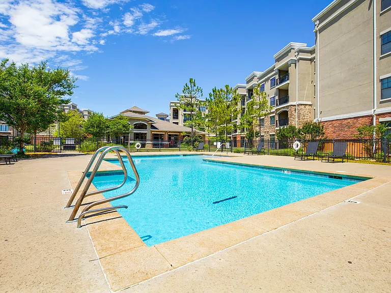 Riverwalk Apartments — Photo 10