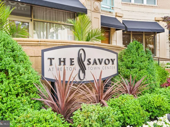 12000 Market St APT 172, Reston, VA 20190