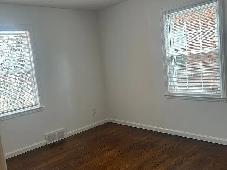 1 bed, 1.0 bath, 1054 sqft, $1,925 — Photo 11