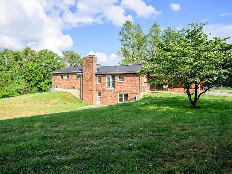 237 Stratmoor Dr — Photo 24