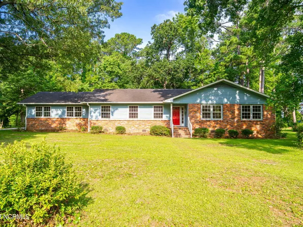 206 Hodges Street, Morehead City, NC 28557