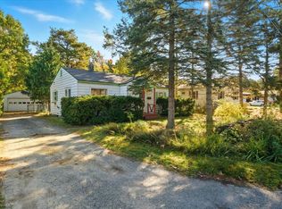 36 Peterson Ter, South Burlington, VT 05403