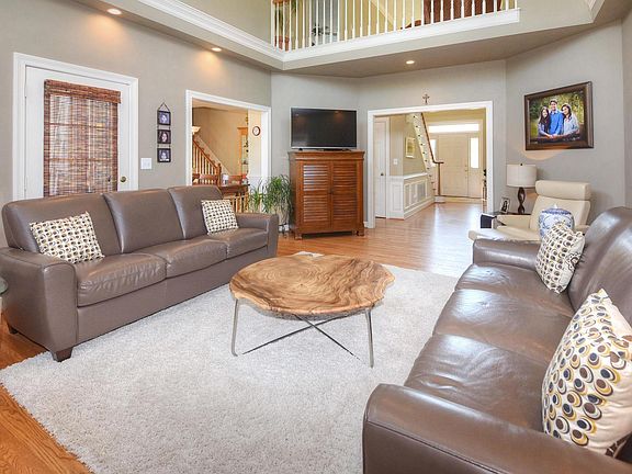 4th image of 2484 Las Brisas Dr