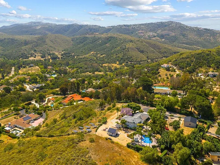 20063 Elfin Forest Ln — Photo 62