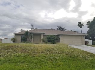 910 SW 34th Ter, Cape Coral, FL 33914