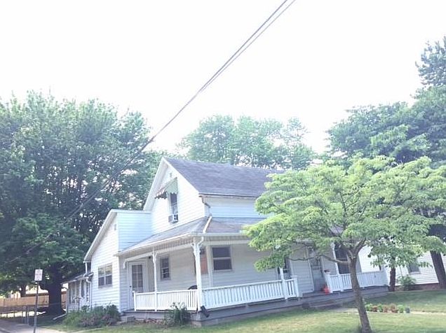 1st image of 709 W Wabash Ave