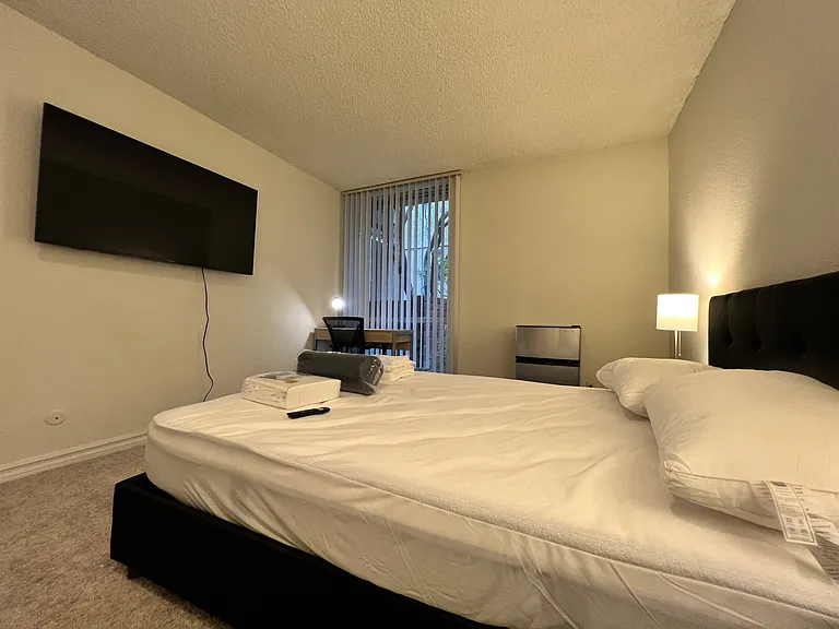 6425 Green Valley Cir — Photo 11