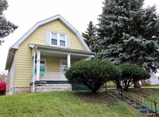 2042 Maginnis Rd, Oregon, OH 43616