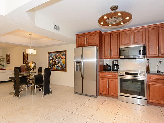 3rd image of 327 Southwind Dr APT 102