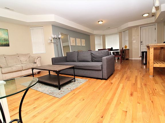 4th image of 3052 N Christiana Ave #G