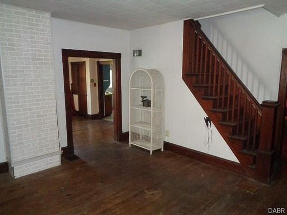 5th image of 354 E Ward St