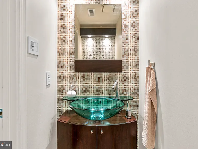 Basement Powder room
