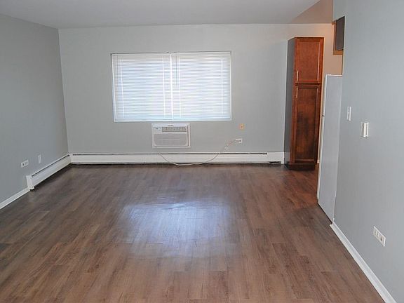 4th image of 210 Circle Ave #507