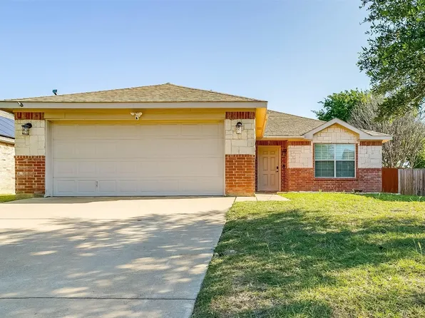 536 Griffith Dr, Saginaw, TX 76179