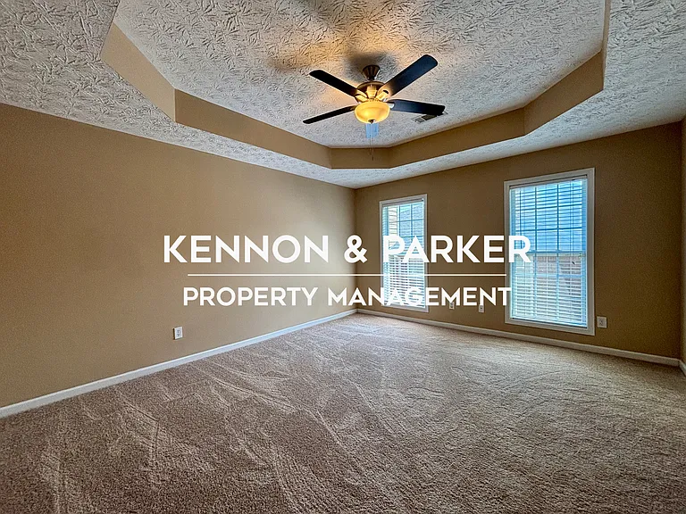 8028 Garrett Pines Dr — Photo 9