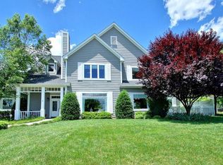 6322 Roselawn Court Dr, Roanoke, VA 24018