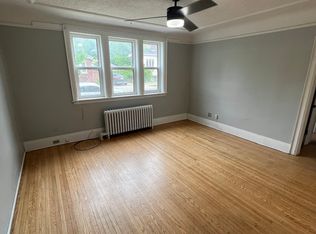 188 Graham Ave S #1, Hamilton, ON L8K 2M4