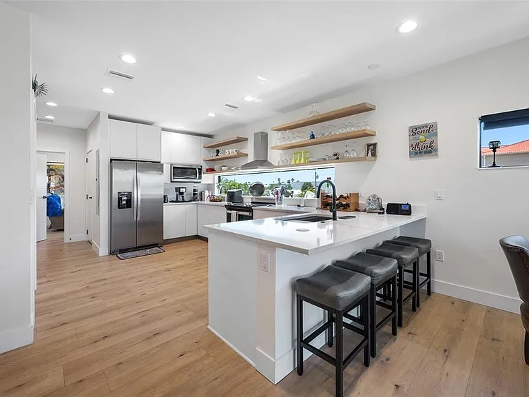 2200 Bay Blvd #A — Photo 14