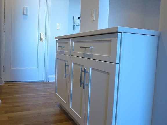 5th image of 542 E 79th St APT 6M