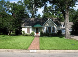 1209 N San Jacinto St, Conroe, TX 77301