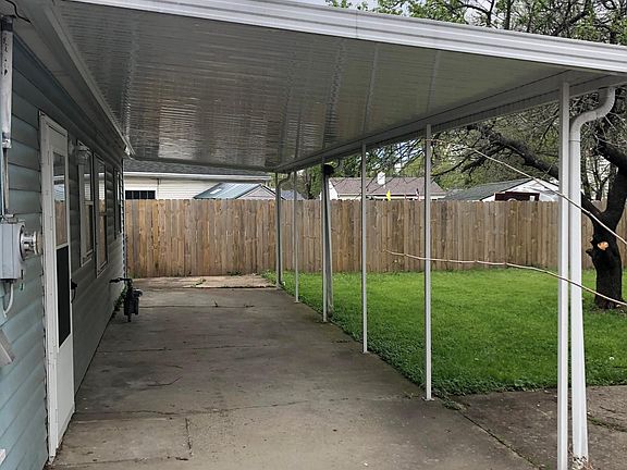 4th image of 33 Regina Dr