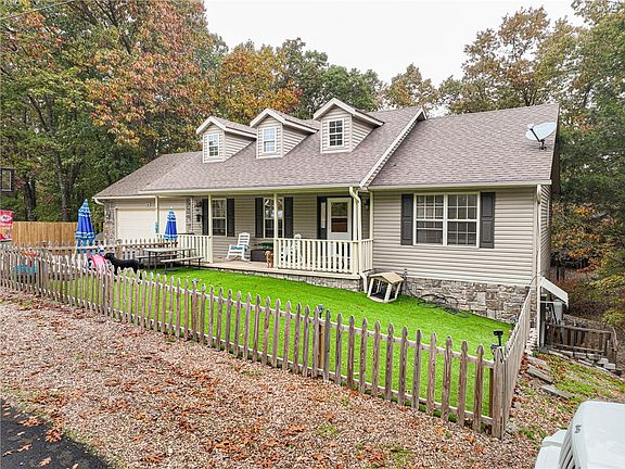 3rd image of 6 Eppington Ln