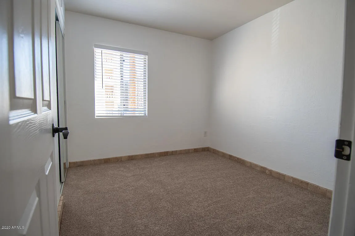 2 bed, 1.0 bath, 930 sqft, $1,600 — Photo 4