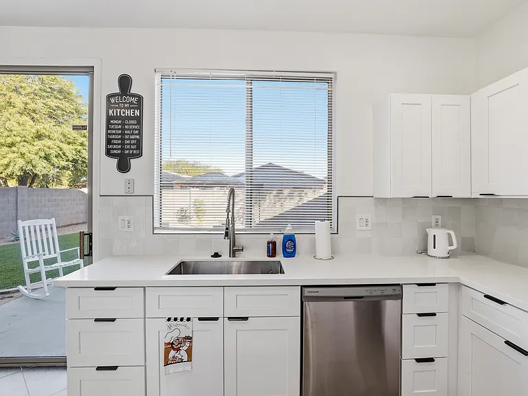 220 W Beechnut Pl — Photo 30