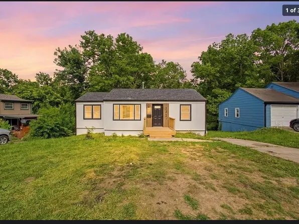 2221 S Hawthorne Ave, Independence, MO 64052