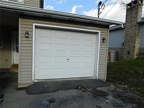 3rd image of 712/714 Hettie Way