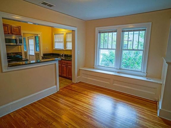 5th image of 796 Antonette Ave