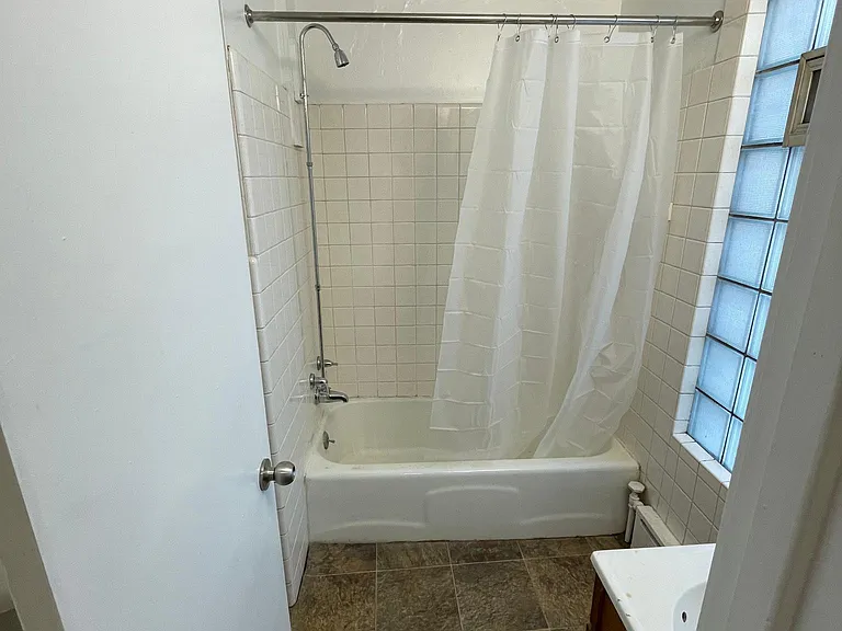 909 S College St #3 — Photo 6