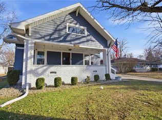829 10th St, Charleston, IL 61920