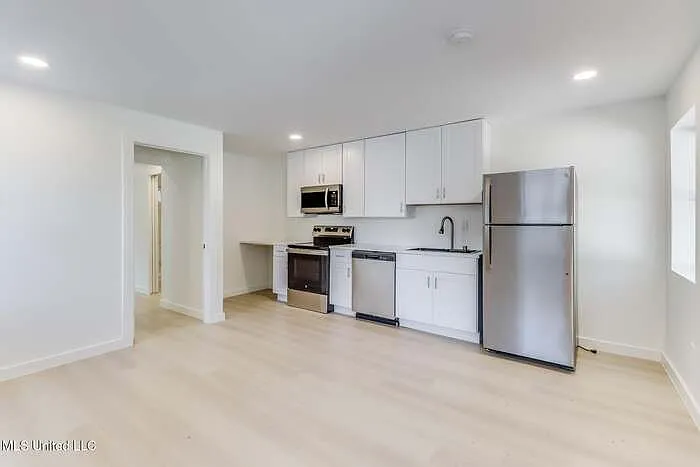 264 McDonnell Ave #C — Photo 2