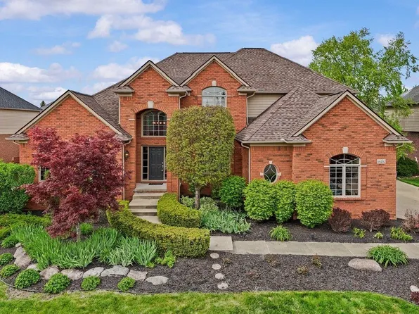 48252 Binghampton Ct, Northville, MI 48168