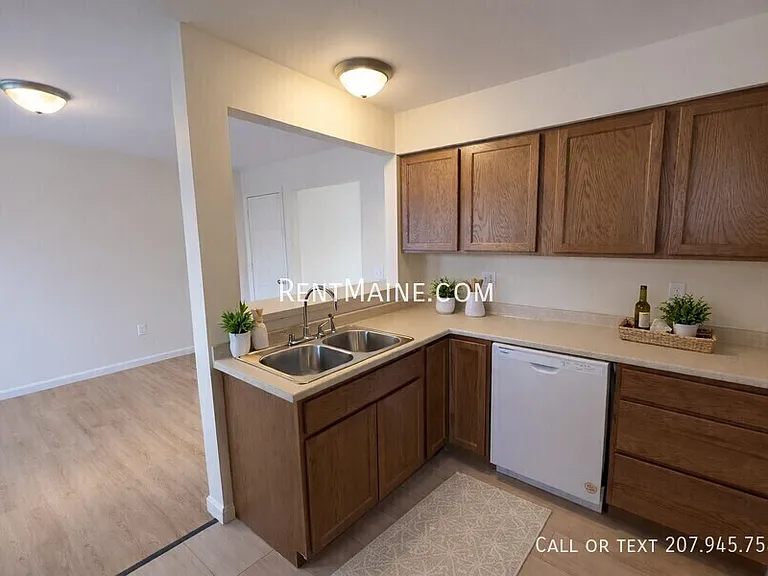 35 Valley View Ln #A — Photo 4