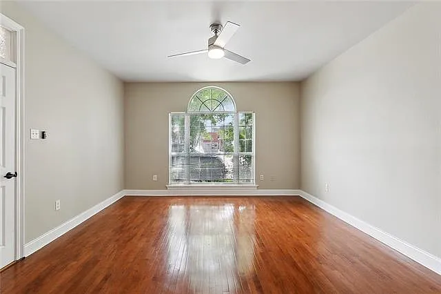 4405 Laplace St — Photo 9