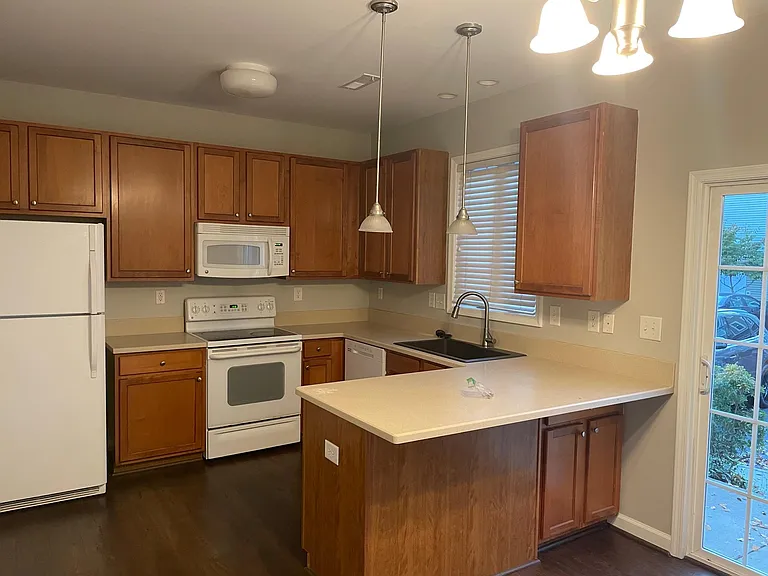 5482 Hill Top St — Photo 10