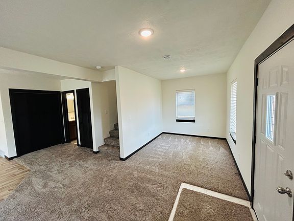 5th image of 202 Broad St