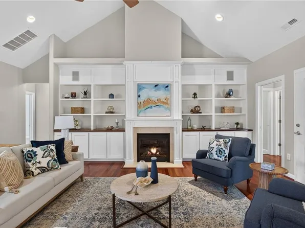 204 Castleberry Dr, Chesapeake, VA 23322