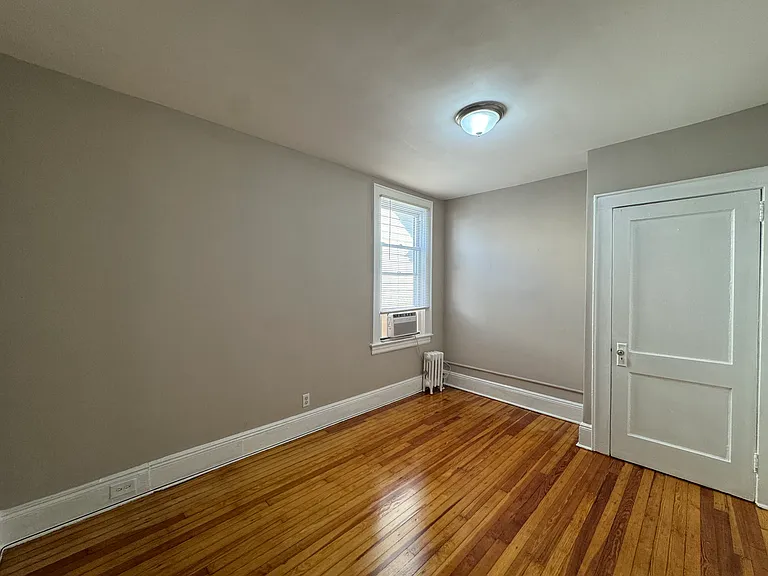 271 Davis Ave #2 — Photo 10