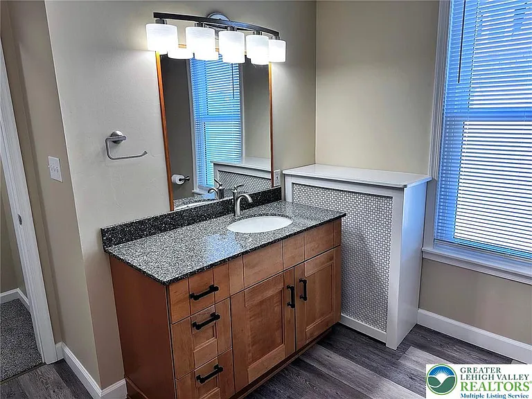 843 Main St — Photo 14