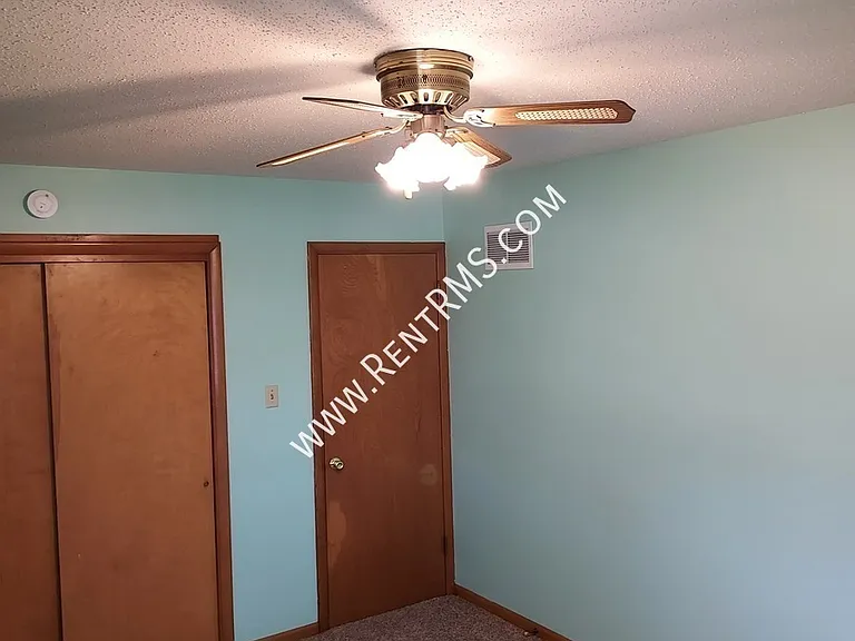 207 Chestnut St — Photo 16