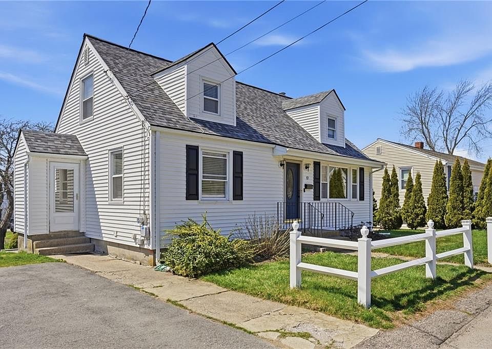 1st image of 17 Goulart Ave