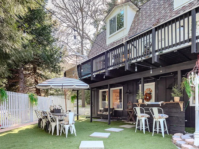 220 Oak Dr — Photo 35